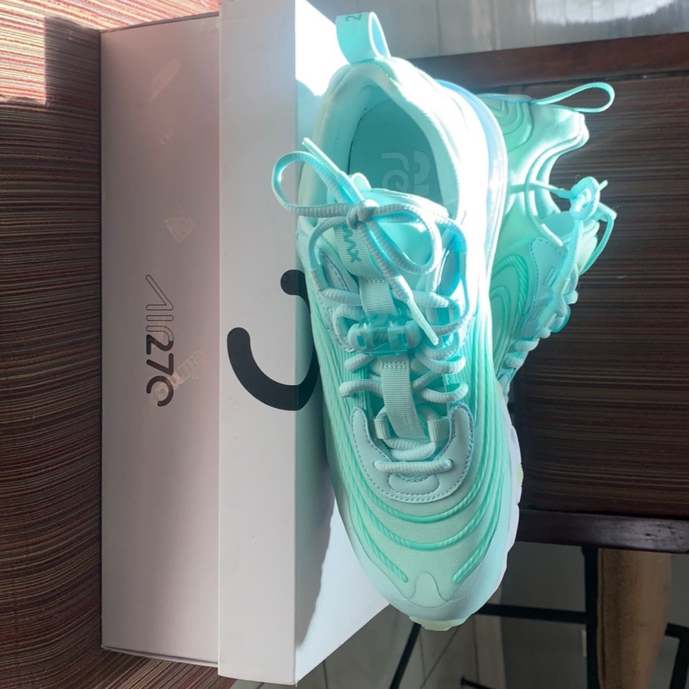 Nike air 270